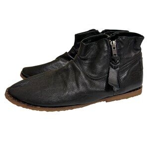 Luxe De Leon Leather Zip Ankle Booties Womens Size 9 Black Studs Flat Gum Sole